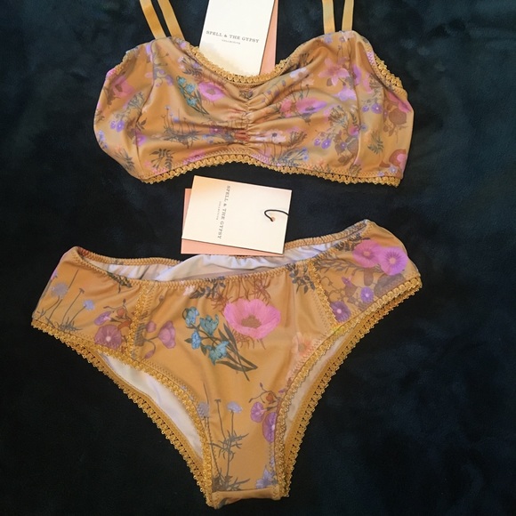 Wild bloom bralette and bloomers NWT small - Picture 2 of 3